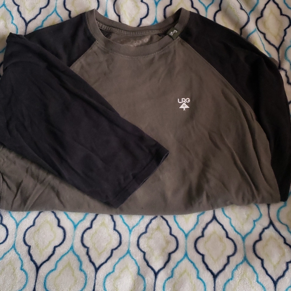 LRG black and green medium length sleeve shirt
